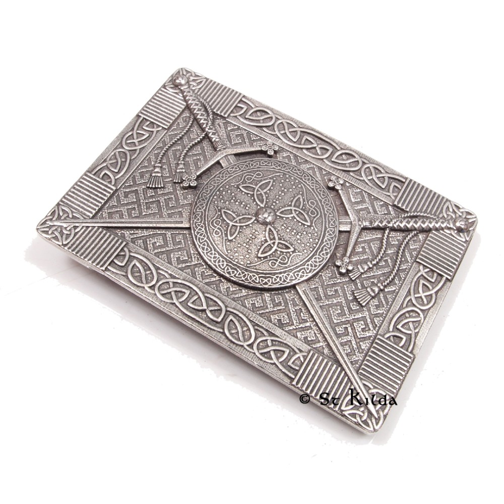 Claymore and Targe Boucle Claymore and Targe Boucle
