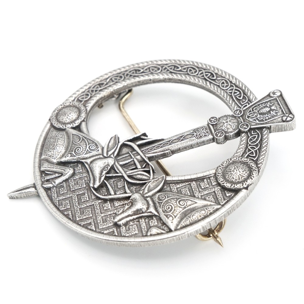 Fighting Stags Penannular Plaid Brooch