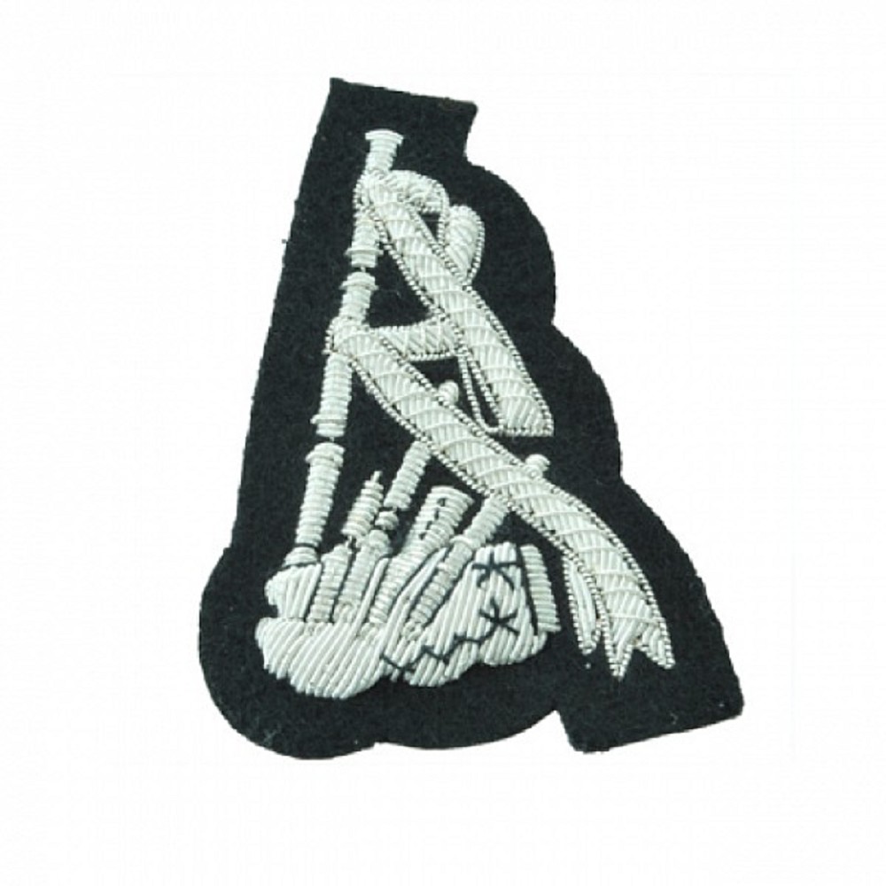 Pipe-Badge embroidered  Silver on black